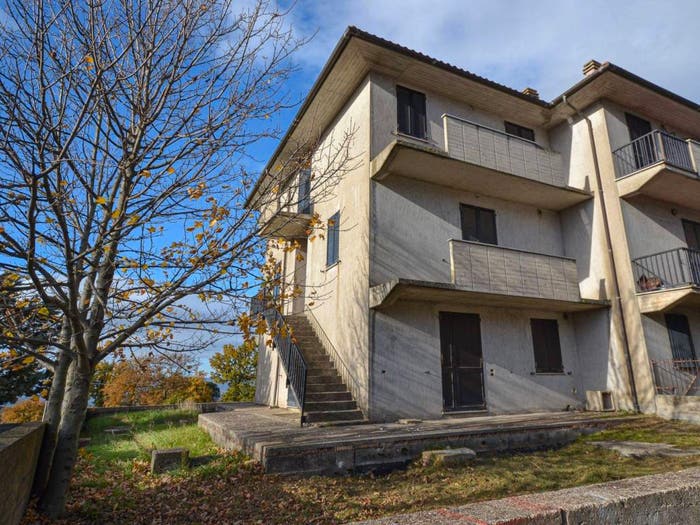 Appartamento con 6 locali in vendita in madonna delle grazie, Centro, Montegabbione