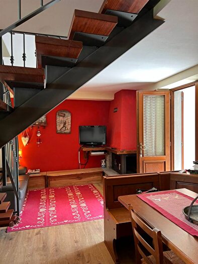 Casa quadrilocale in vendita in Pievepelago