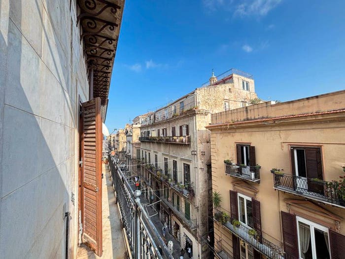 Appartamento quadrilocale in vendita in Vicolo Ragusi, Cassaro, Palermo