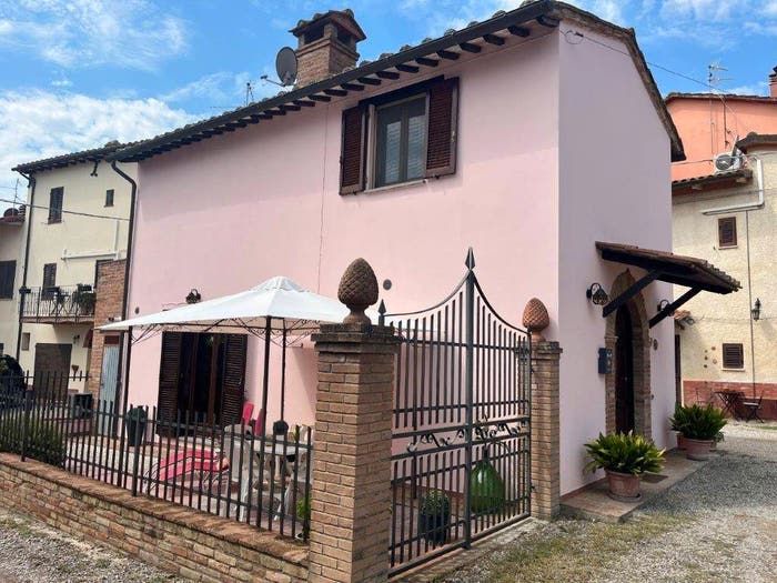 Casa quadrilocale in vendita in Via Nazionale, Pozzuolo, Castiglione del Lago