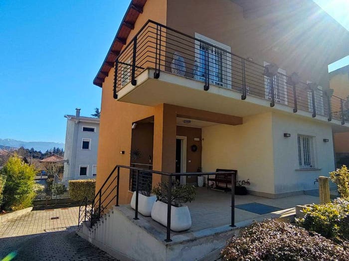 Casa con 6 locali in vendita in Via Mausonia, Bellavista Pianola, L'Aquila