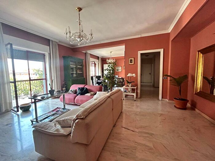 Appartamento quadrilocale in vendita in Via Eleuterio Ruggiero, Corso Trieste, Caserta
