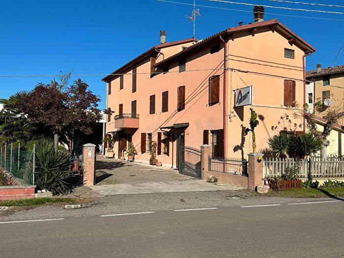 Casa con 6 locali in vendita in Via d Giambi, Ravarino