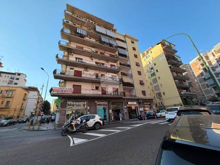 Appartamento bilocale in vendita in Via Martini Simone, Arenella, Napoli