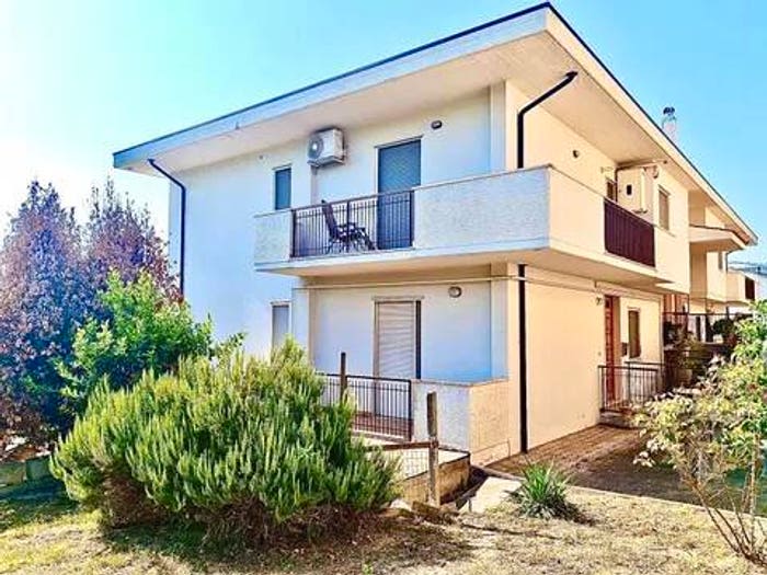Appartamento quadrilocale in vendita in Borgo Santa Maria Immacolata, Pineto