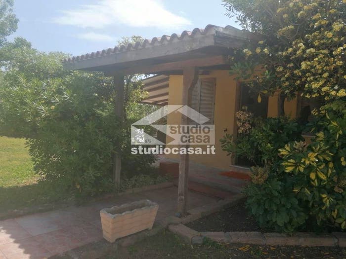 Casa trilocale in vendita in Lungomare Capocolonna, Crotone