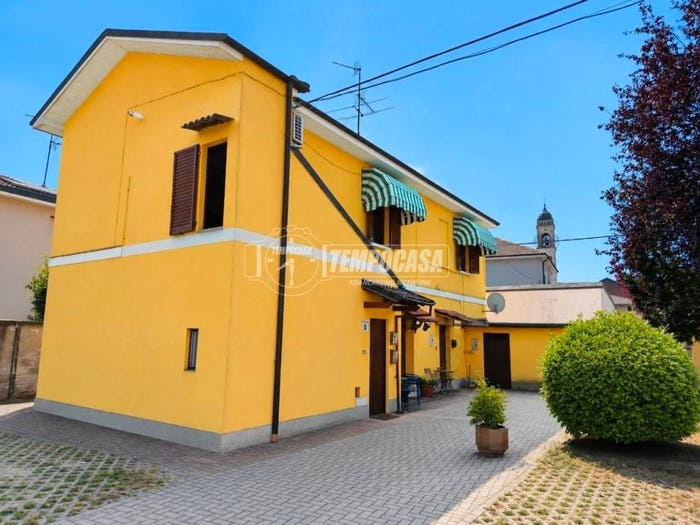 Appartamento trilocale in vendita in Via Roma, Centro, Siziano