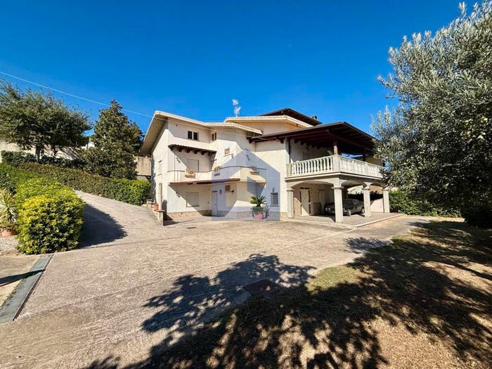 Casa con 6 locali in vendita in Borgata Colli, Centro, Santa Maria Imbaro