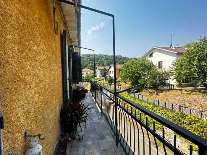 Appartamento trilocale in vendita in Via Castello, Centro, Casaleggio Boiro