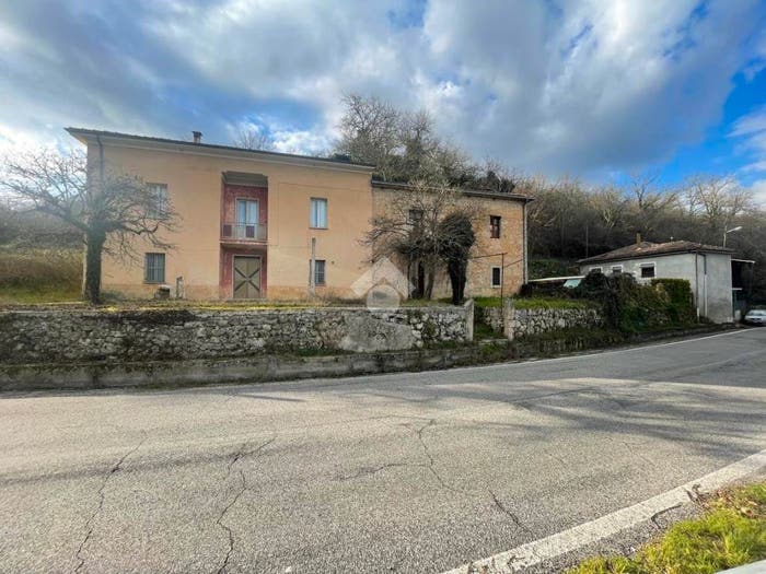 Casa con 6 locali in vendita in Via Rondinara, Centro, Casalvieri
