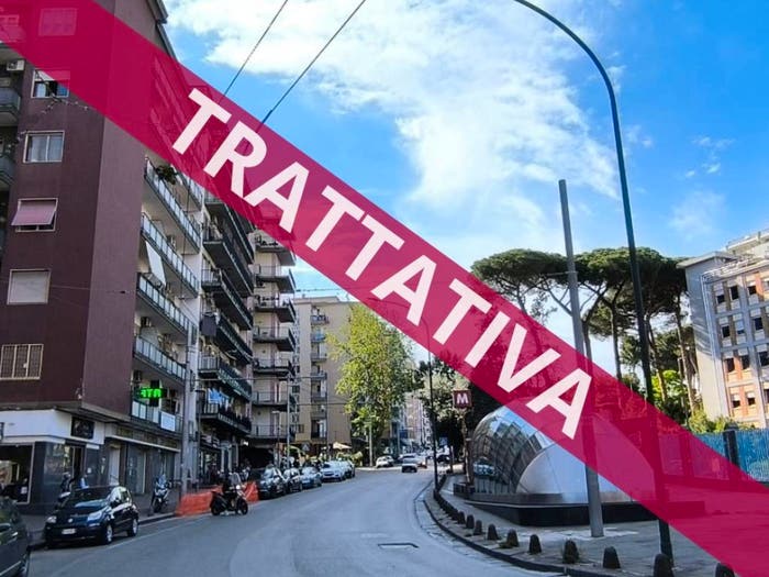 Appartamento trilocale in vendita in Via Gabriele Jannelli, Rione Alto, Napoli