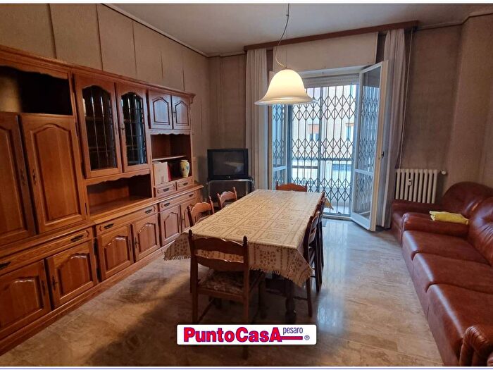 Appartamento quadrilocale in vendita in Via Antonio Salandra, Pantano, Pesaro