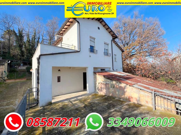 Casa con 6 locali in vendita in Via Acquaviva, Cellino Attanasio