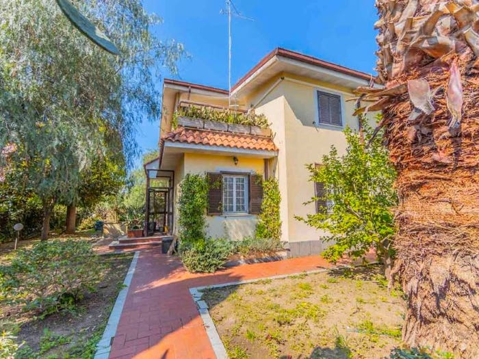 Casa con 6 locali in vendita in via Agnana Calabra, Centro Giano, Roma