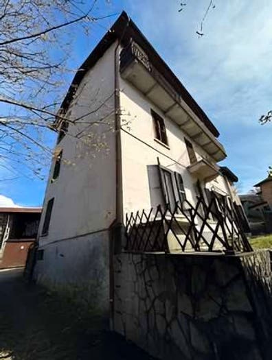Appartamento trilocale in vendita in Via dumenza, Poppino, Luino
