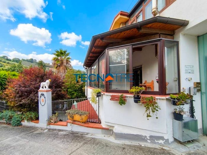 Casa con 6 locali in vendita in Via Badette, Centro, Tortoreto