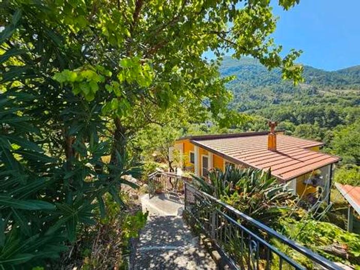 Casa con 6 locali in vendita in Rione Medichetta, Rivello