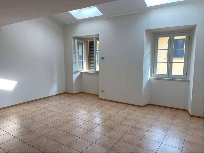 Appartamento trilocale in vendita in via Vittorio Emanuele II, Centro Storico, Como