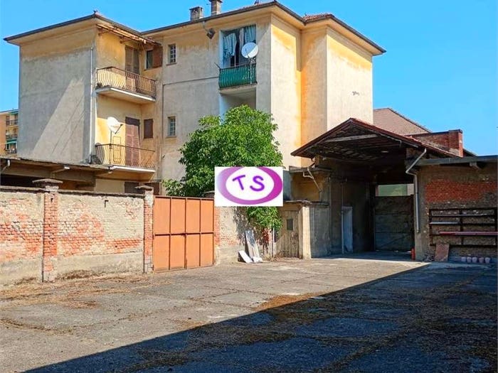 Casa con 6 locali in vendita in Via Dei Mille, Novi Ligure