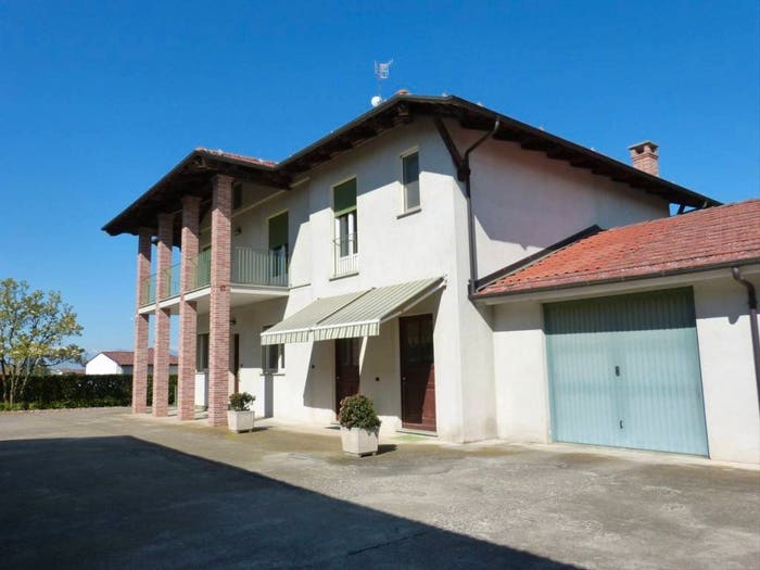 Casa con 6 locali in vendita in Centro, Salmour