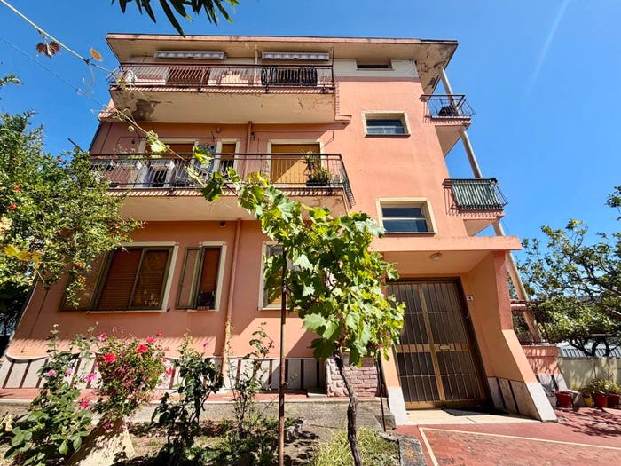 Appartamento trilocale in vendita in Via Paolo Borsellino, Centro, Diano Castello