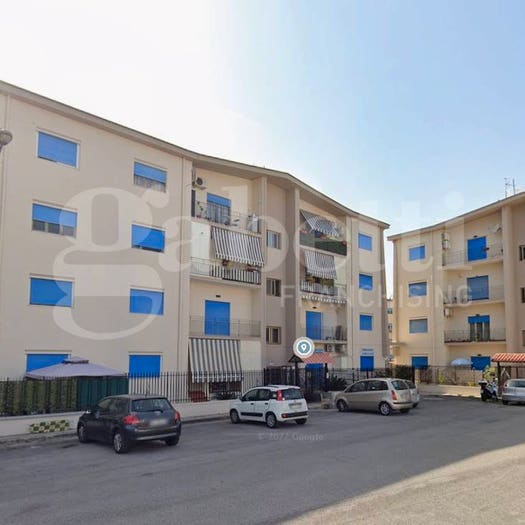 Appartamento trilocale in vendita in Via Andrea Raia, Bonagia, Palermo