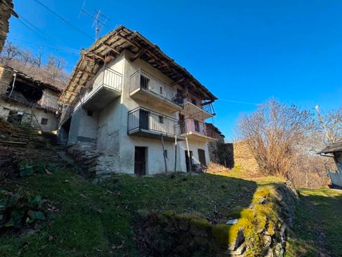 Casa quadrilocale in vendita in Borgata Borghini, Paesana