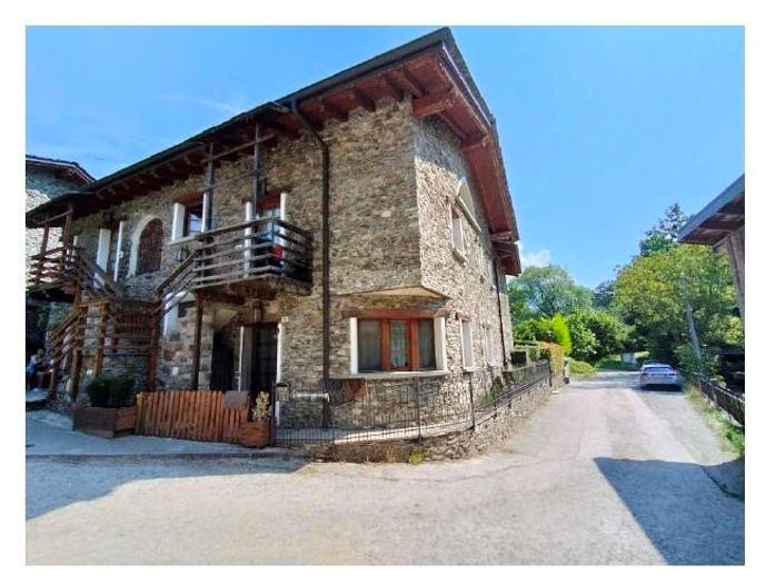 Appartamento bilocale in vendita in Via al Forte di Fuentes, Colico