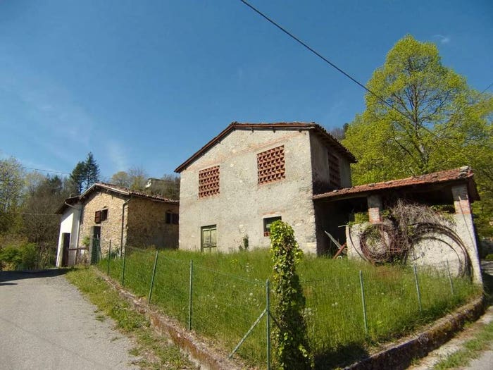 Casa con 6 locali in vendita in Loc Casella No Number, Molazzana