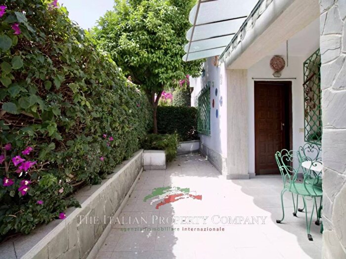 Casa con 6 locali in vendita in Corso Guglielmo Marconi, Foce Semeria, Sanremo