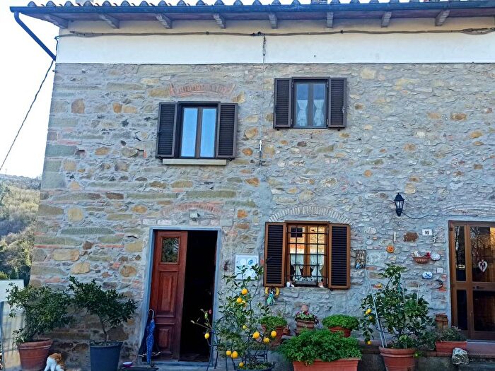 Casa con 6 locali in vendita in Via San Biagio, Serravalle Pistoiese