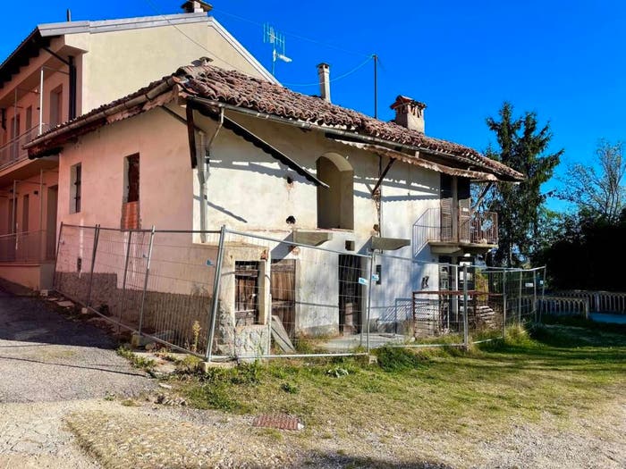 Casa con 6 locali in vendita in Via Sommariva Perno, Villa, Monticello d'Alba