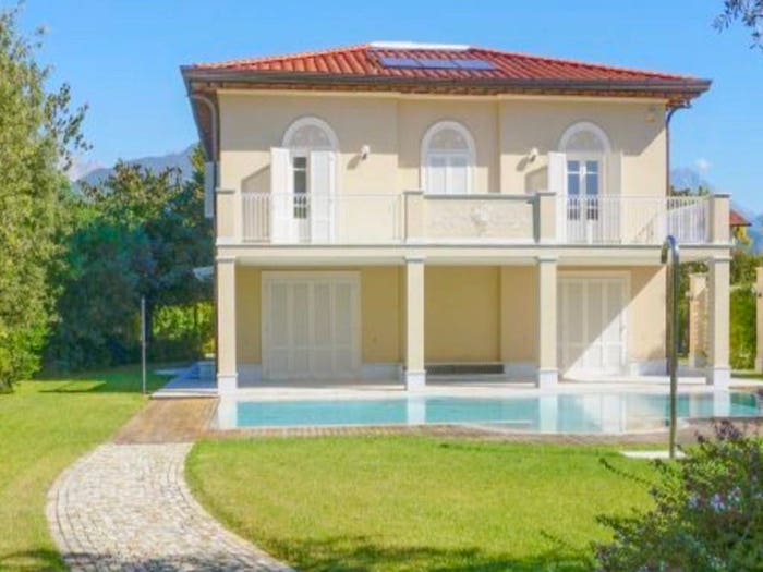 Casa con 6 locali in vendita in Via Gorizia, Vittoria Apuana, Forte dei Marmi