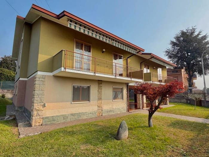 Casa con 6 locali in vendita in VIA SANTA MARIA, Calusco d'Adda