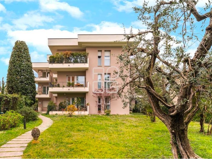 Appartamento quadrilocale in vendita in Viale Cavour, Desenzano Centro, Desenzano del Garda