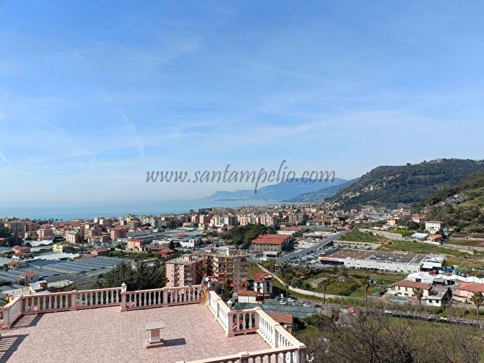 Appartamento trilocale in vendita in VIA ROMANA, Centro, Vallecrosia