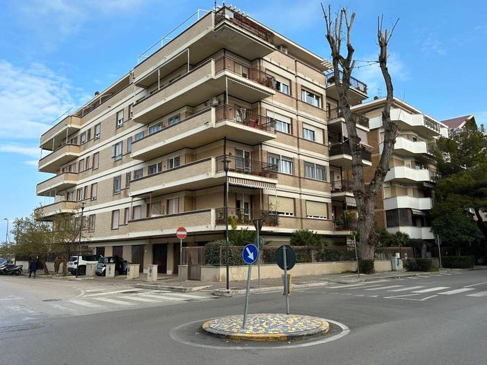 Appartamento trilocale in vendita in Viale John Fitzgerald Kennedy, Lungomare Strada Parco, Pescara