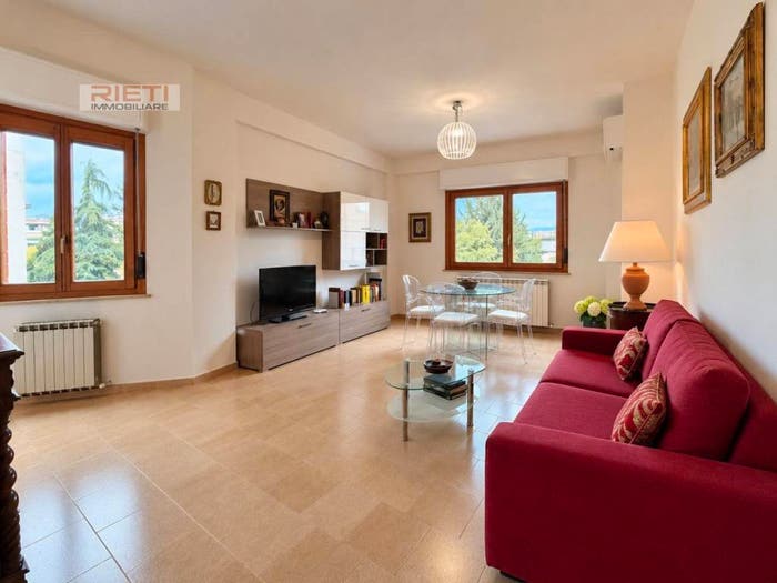Appartamento quadrilocale in vendita in VIALE GIULIO DE IULIIS, Rieti