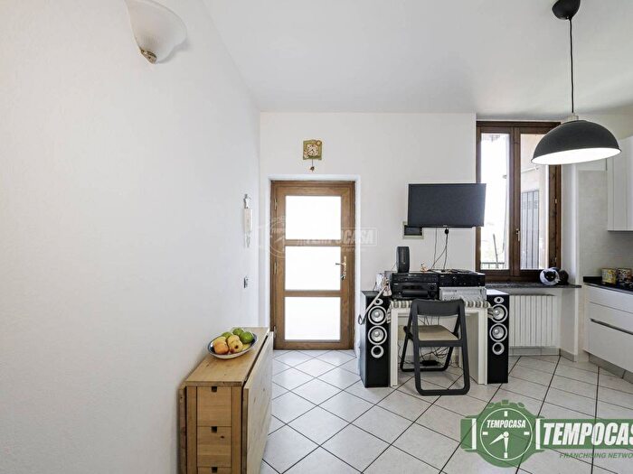 Appartamento trilocale in vendita in Via Piave, Centro, Lodi Vecchio