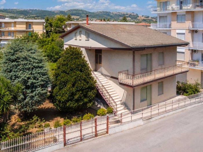 Casa con 6 locali in vendita in Via Pescara, Centro, Martinsicuro