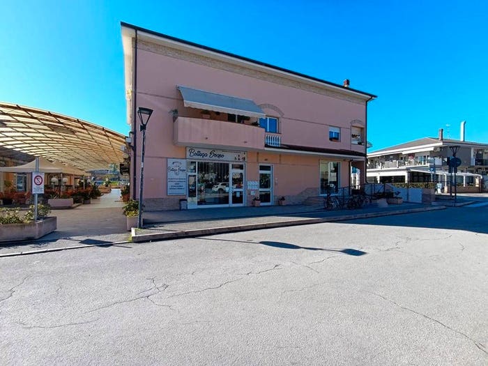 Appartamento con 6 locali in vendita in Via Aldo Moro, Centro, Pineto