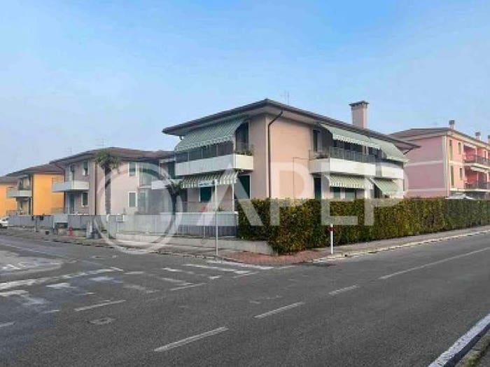 Appartamento trilocale in vendita in via Della Pace, Piove di Sacco