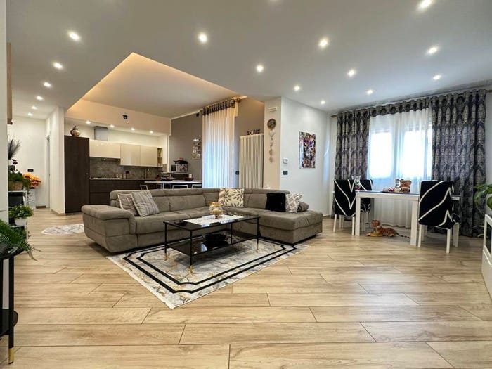 Appartamento trilocale in vendita in Via Ponterotto, Marassi, Genova