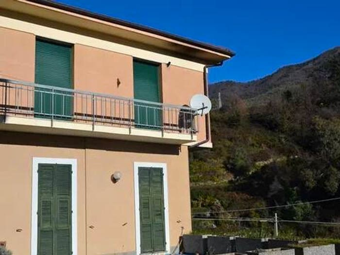 Appartamento con 6 locali in vendita in Via San Antonio, Ceriana