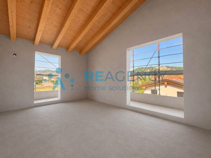 Appartamento quadrilocale in vendita in Via Don Giovanni Minzoni, Centro, Soave