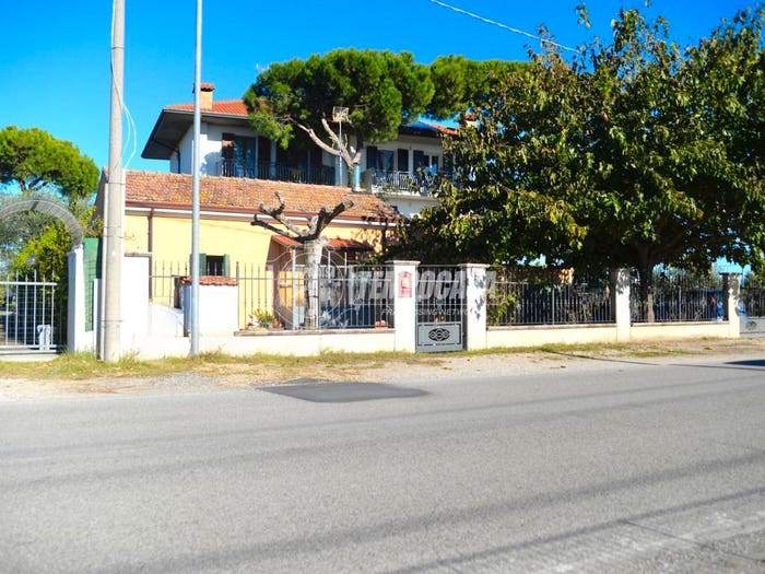 Casa con 6 locali in vendita in Via dei Cosmonauti, Pinarella, Cervia