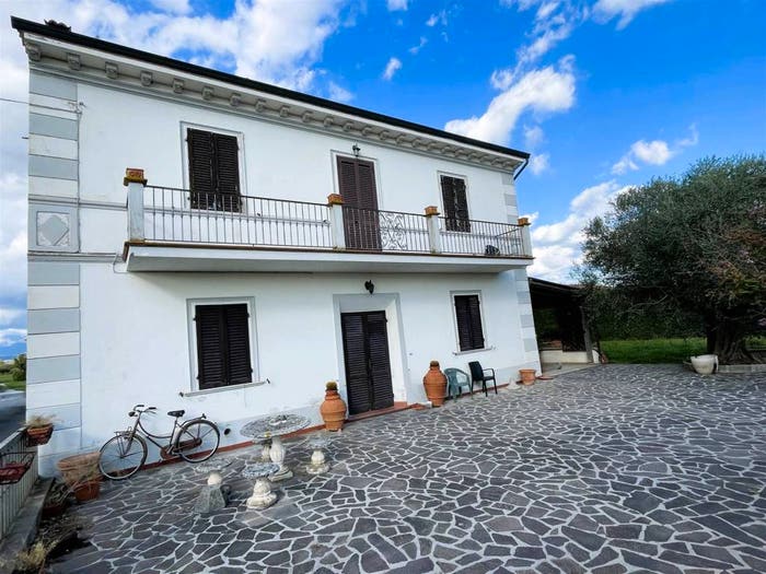 Casa con 6 locali in vendita in Via Nuova, Vecchiano