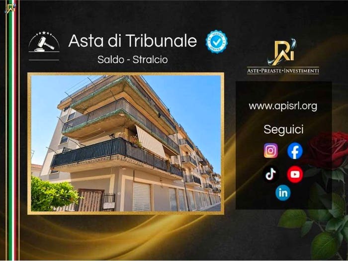 Appartamento con 5 locali in vendita in Via Spiridione Libertini, Centro, Caltagirone