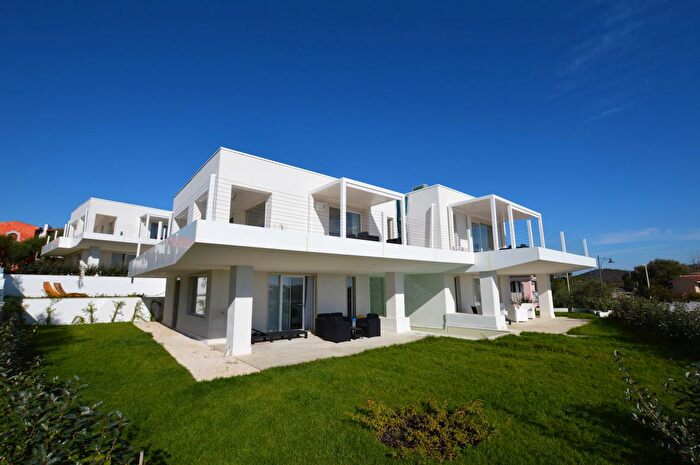 Appartamento trilocale in vendita in Via dei Platani, Olbia