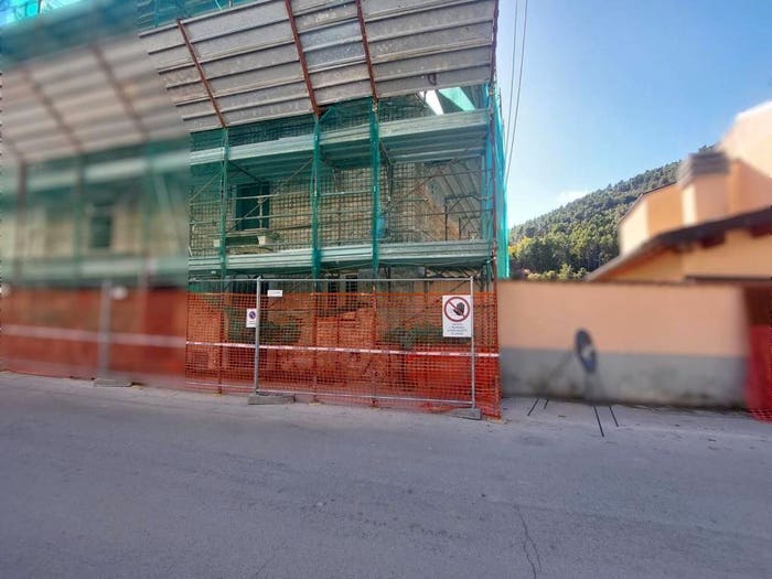 Casa quadrilocale in vendita in Via Regina Margherita Bussi Sul Tirino PE Italia, Centro, Bussi sul Tirino